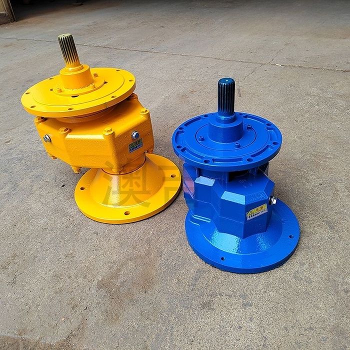 Редуктор для шнека для цемента