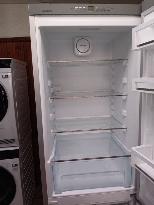 Иноксов комбиниран хладилник с фризер Liebherr с 2 години  ГАРАНЦИЯ!