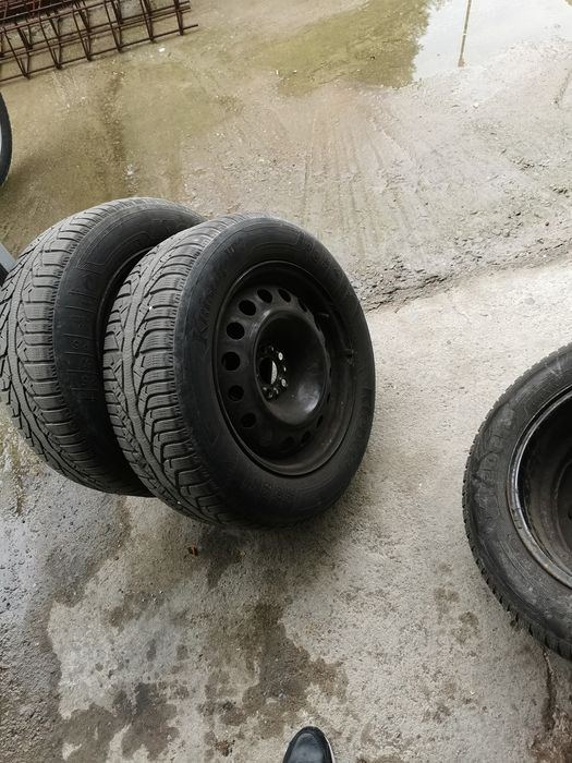 Зимни гуми 215 60 16 железни джанти 5×98
