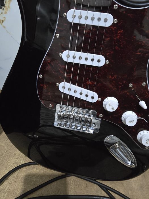 Пълен комплект електрическа китара + усилвател