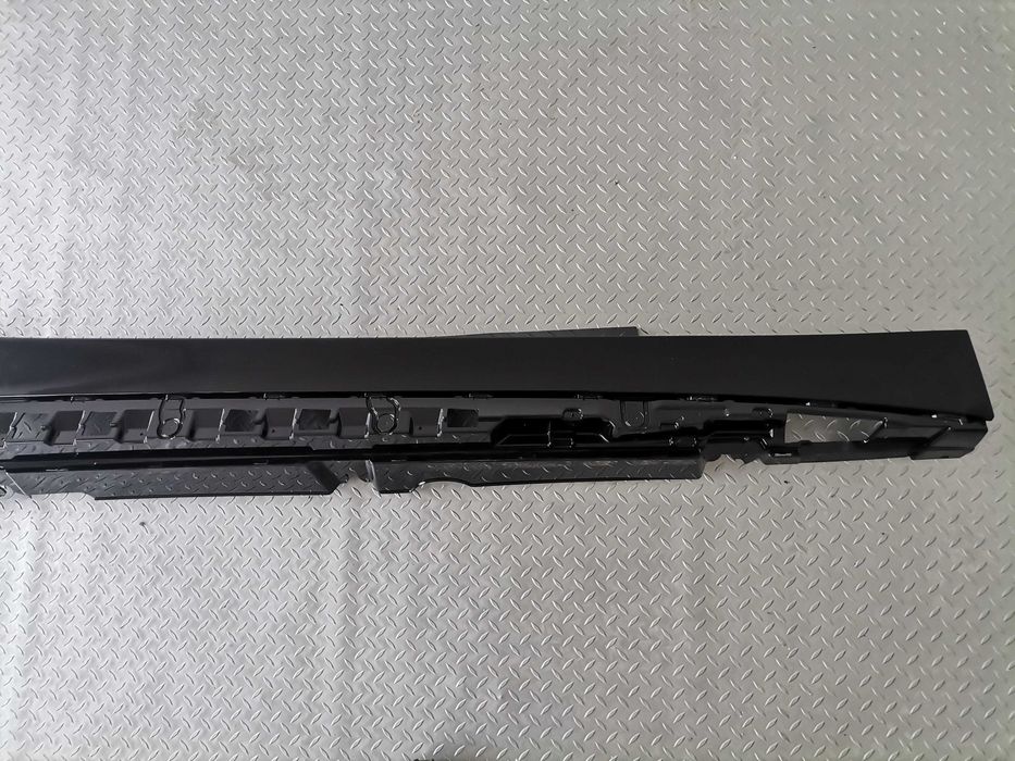 Нов ORIGINAL Десен праг Mercedes SL 63 AMG R232 W232