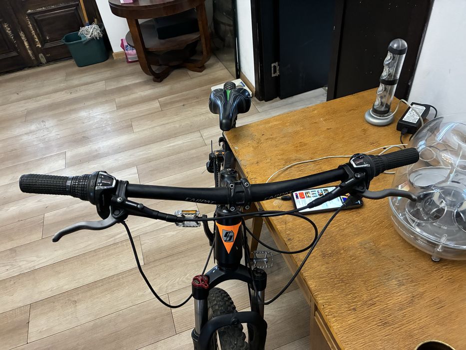 Vand doua bicicleta Cube si Carpat  ambele frane gidraulice