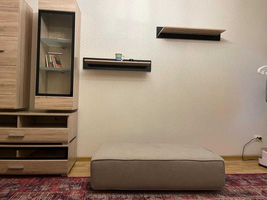 Серый пуфик-банкетка