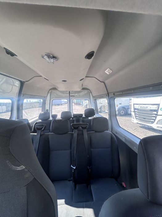 Renault Master 3 an 2018 cu 8+1 locuri