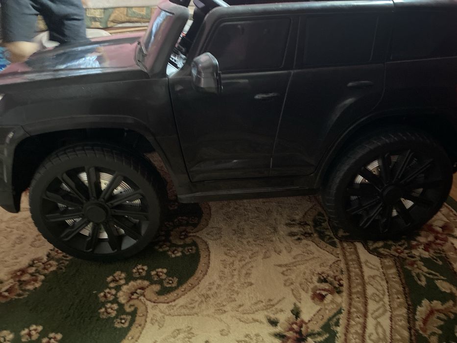 Машина Lexus новое