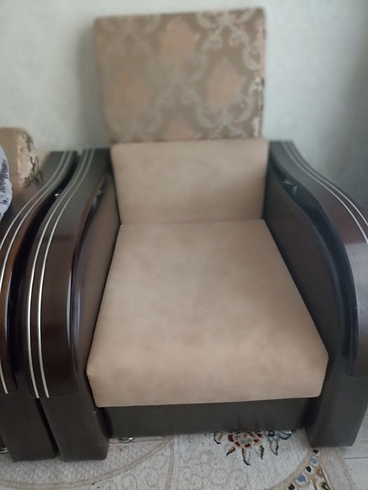 Продам Диван + кресло