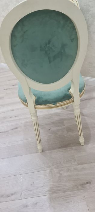 Продам стулья для гостиной