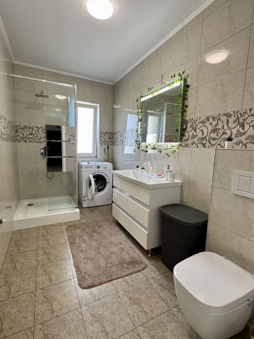 Apartament spatios, 2 camere, Floresti, zona Eroilor