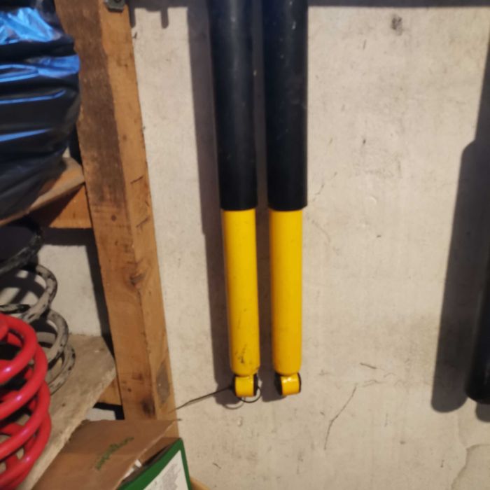 Продавам окачване Астра/кадет