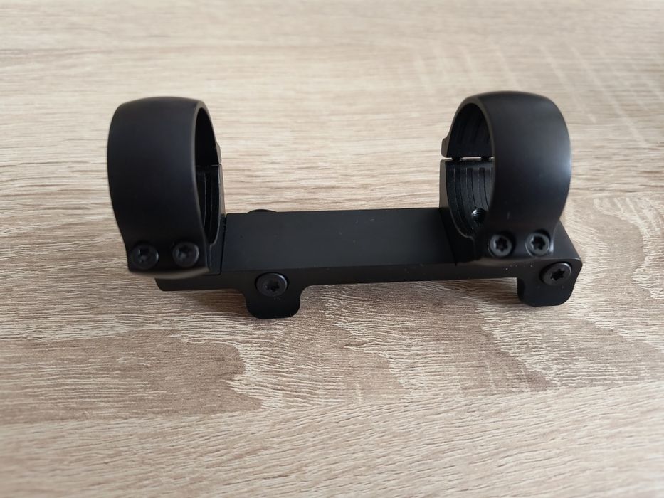 Prindere/montură Blaser R8/R93 nouă cu inele de 30mm sau șină