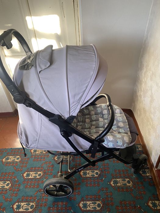 Детская коляска в очень хорошем состоянии
