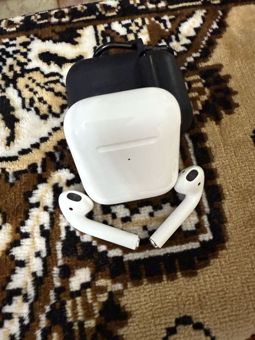 Продам Apple AirPods оригинал