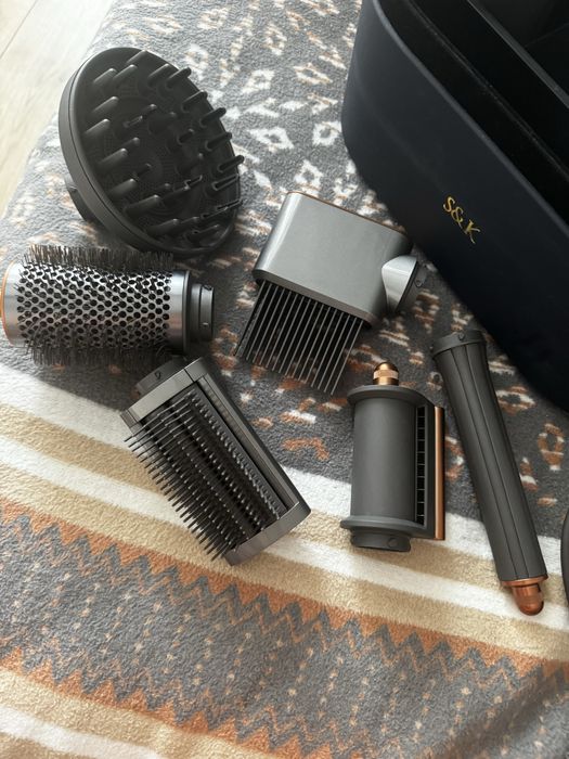 Продам дайсон оригинал