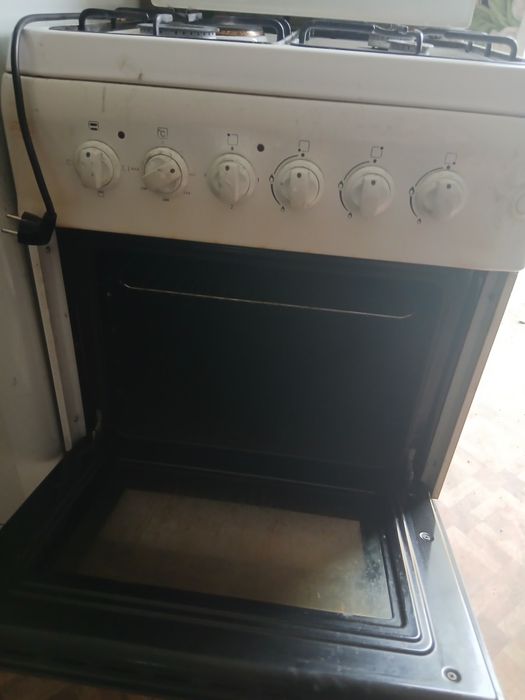 Продам газ плиту