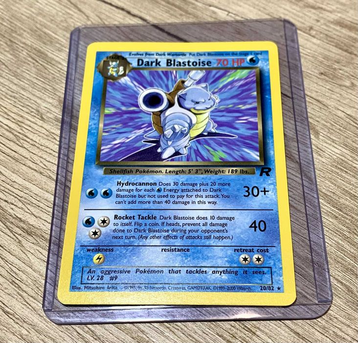 2000 Nono Holo Dark Blastoise Team Rocket Pokemon Card