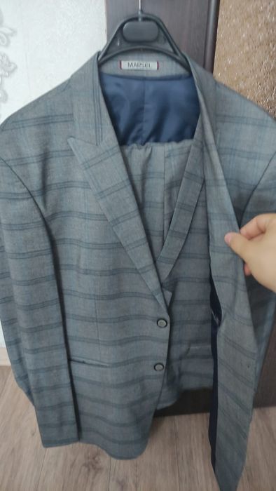 Костюм тройка. Новая.
