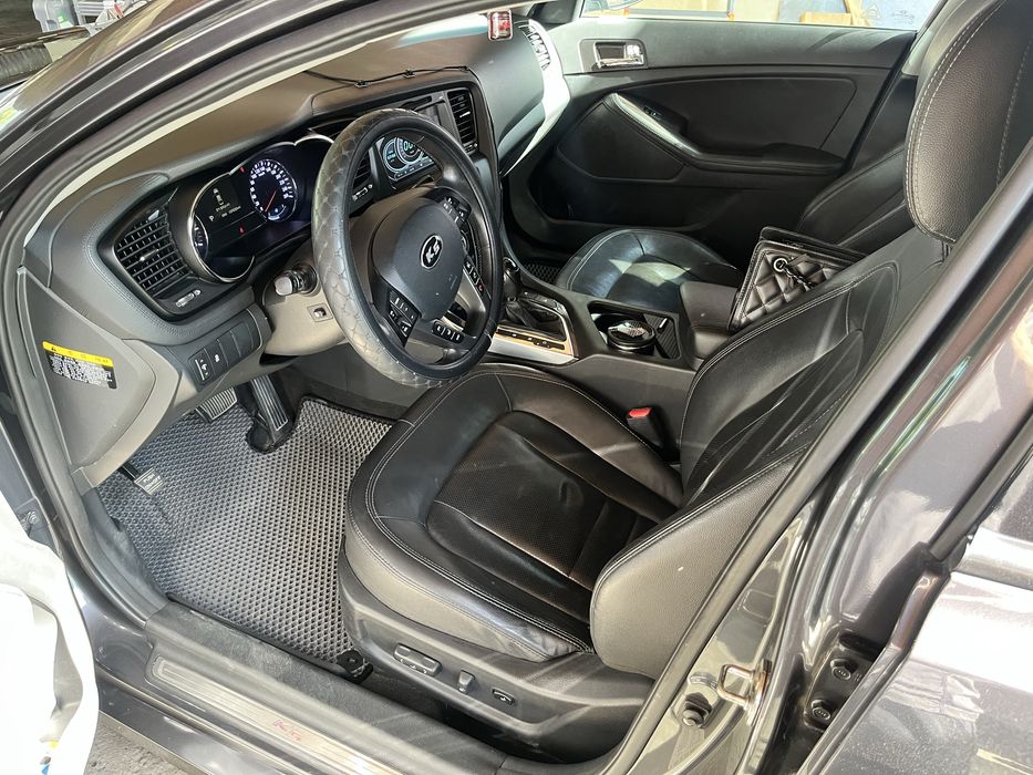 Продам машину KIA K5