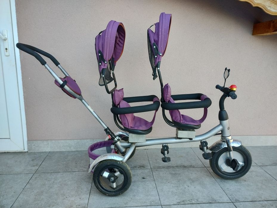 Триколка за близнаци