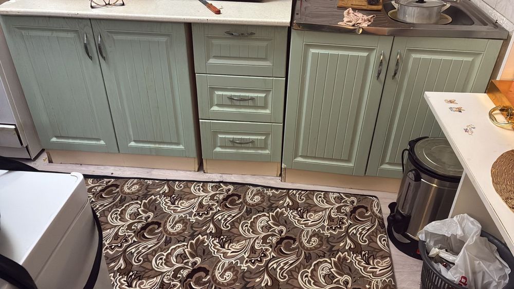 Продам кухонный гарнитур и два шкафа