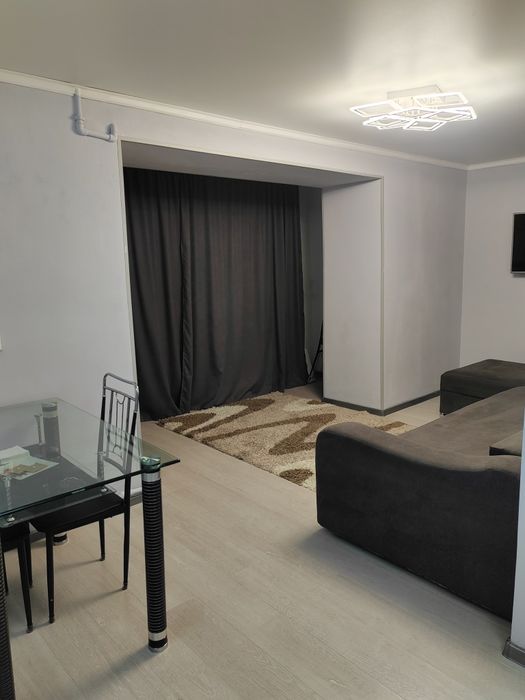 Сдаётся 1 комн квартира посуточна