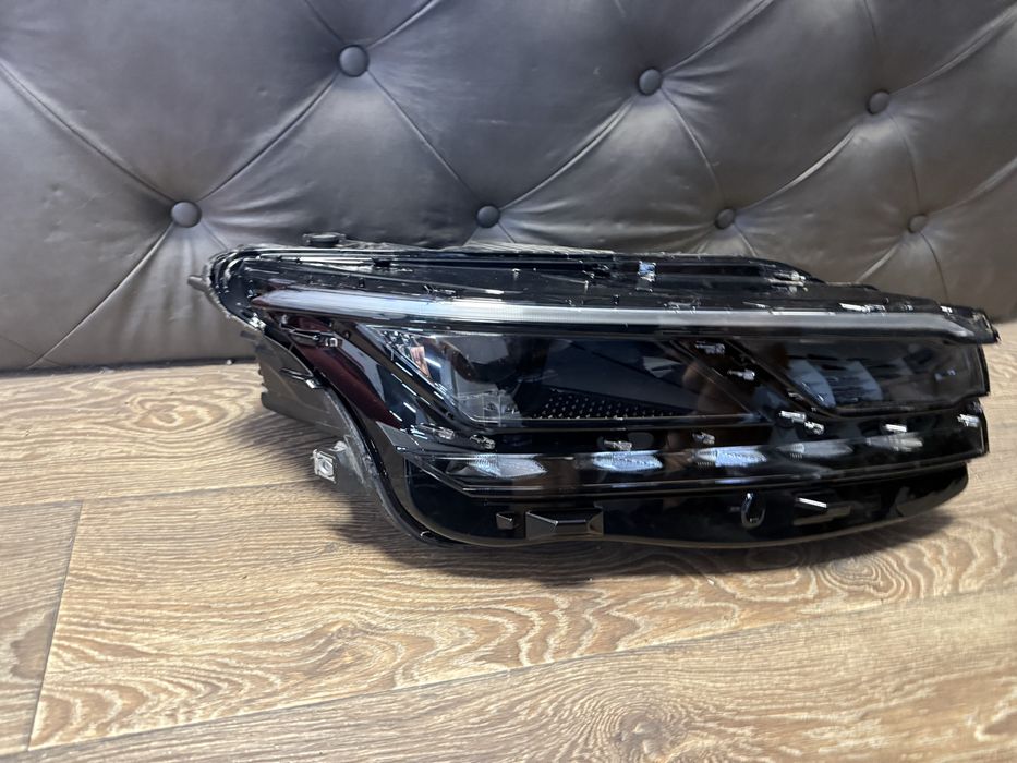 Vw touareg 3  R-line rline десен фар лед