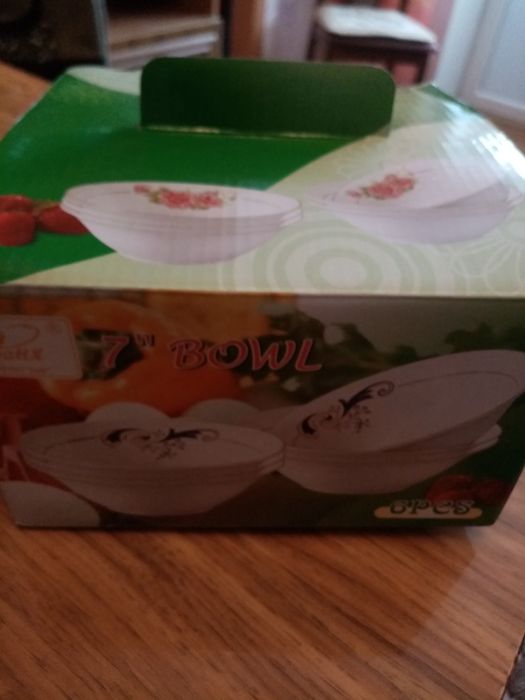 Продам суповые тарелки.