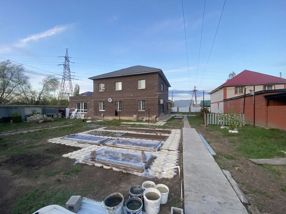 Продается 2 этажный дом 250кв.м.