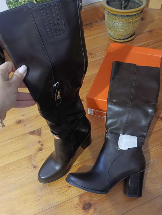 Дамски ботуши нови