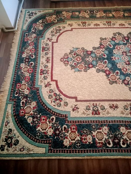 Срочно продам чистое Ковер 2×3