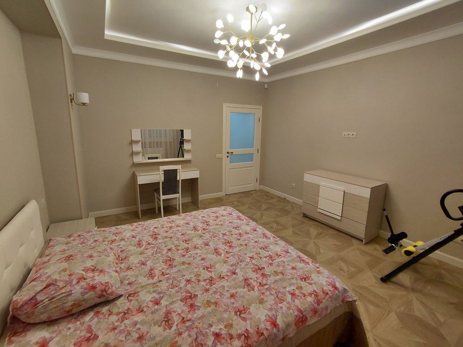 Продается 6-ти комн.квартира