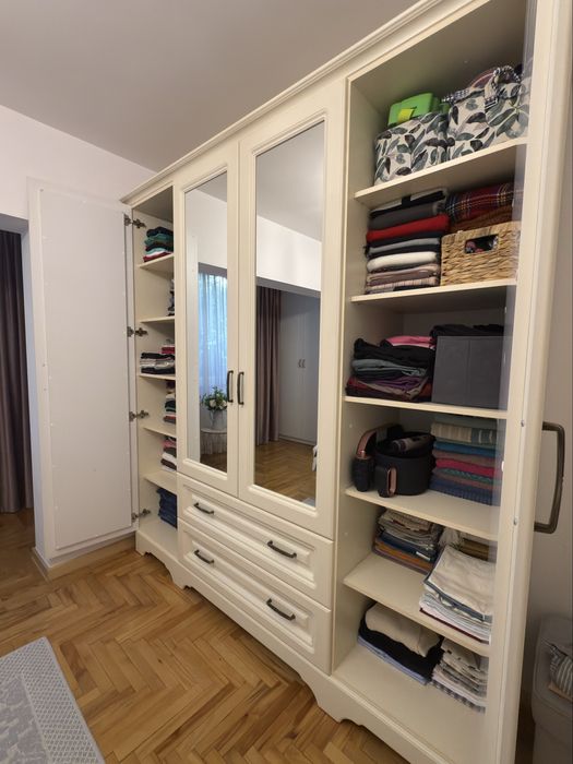 Vând dulap dressing mdf vopsit, ca nou