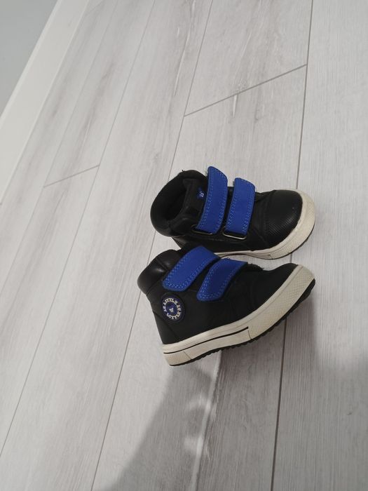 Продам ботинки черного цвета