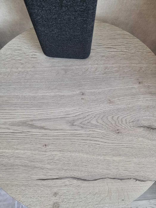 Столик, прикроватный столик