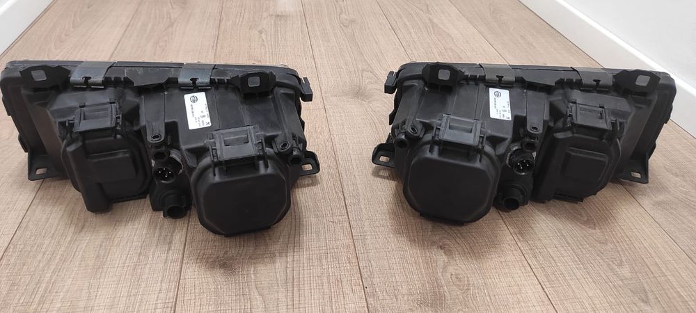 Faruri BMW e36 NOI Hella cu sticle zkw