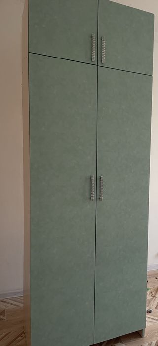 Шкаф……………………………….