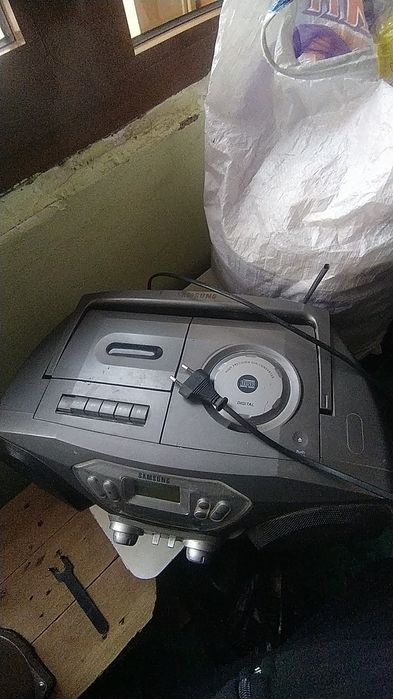 Sotiladi nomi samsung