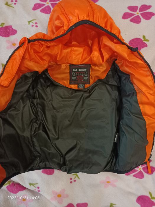 Продам куртку осень весна