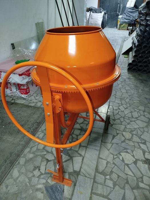 Бетономешалка новая