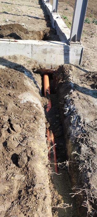 Escavator săpat casă, fundați, gard ,calalizare .apa gaze .cablu elect