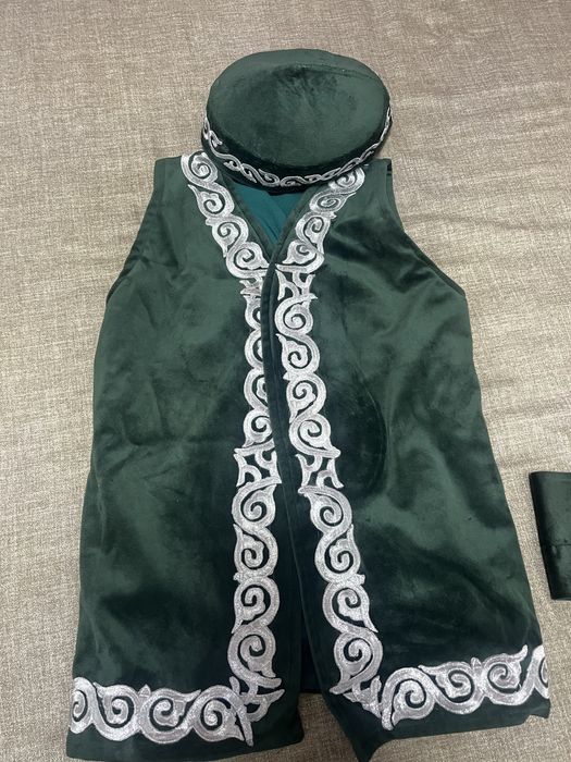 Продам национальный костюм для мальчиков