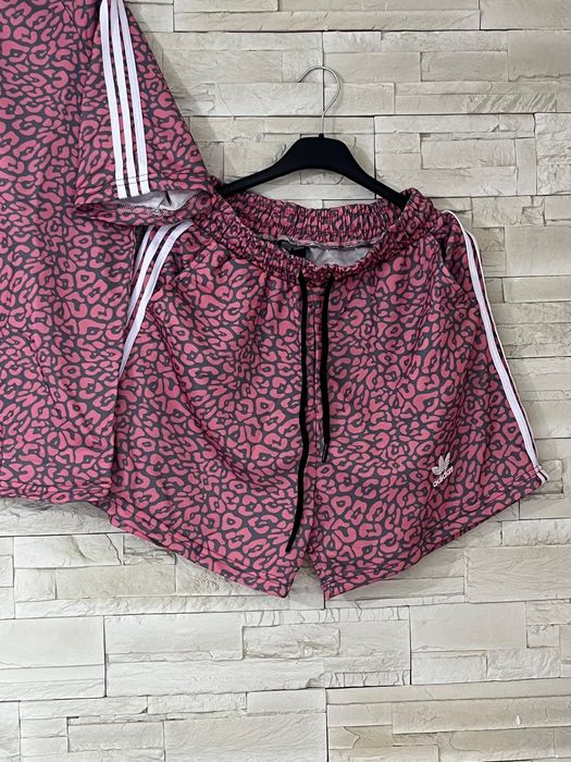 Compleu dama cu pantaloni scurti