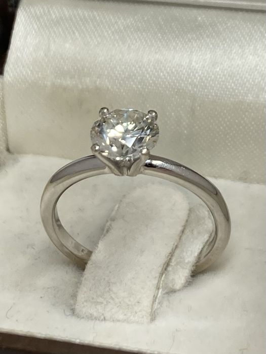 Inel solitaire aur alb cu diamant 1.05ct
