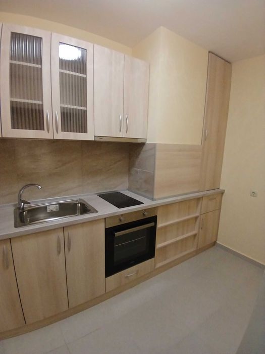 Дава се под наем Четиристаен апартамент в Стара Загора, Център - 90 кв.м за 357 € - Снимка #1