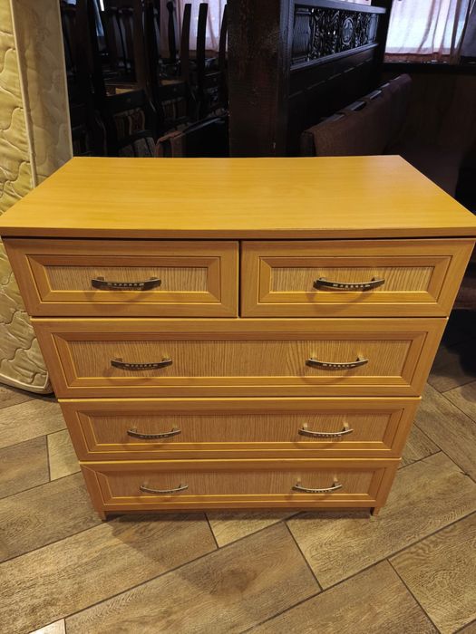 Продам комод и холодильник  VESTEL б/у