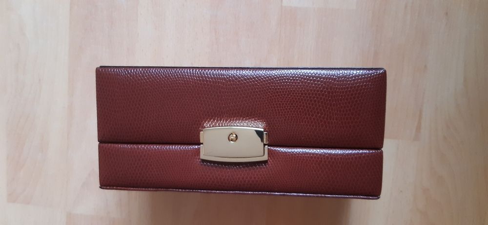 Caseta din piele ptr Bijuterii si Ceasuri, cu cheie, model deosebit