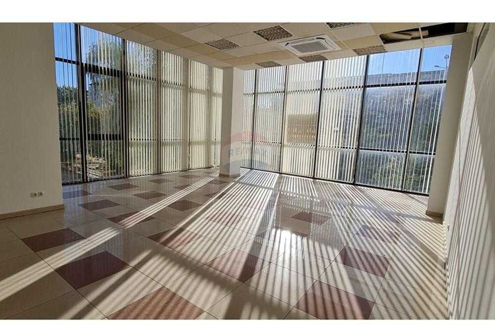 Продава се Офис в к.к. Пампорово - 242 кв.м за 1488 €/кв.м - Снимка #11