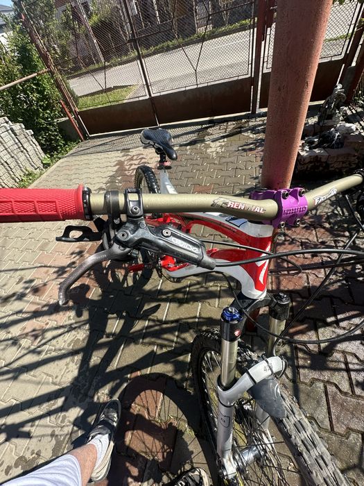 Vând Specialized Camber Comb