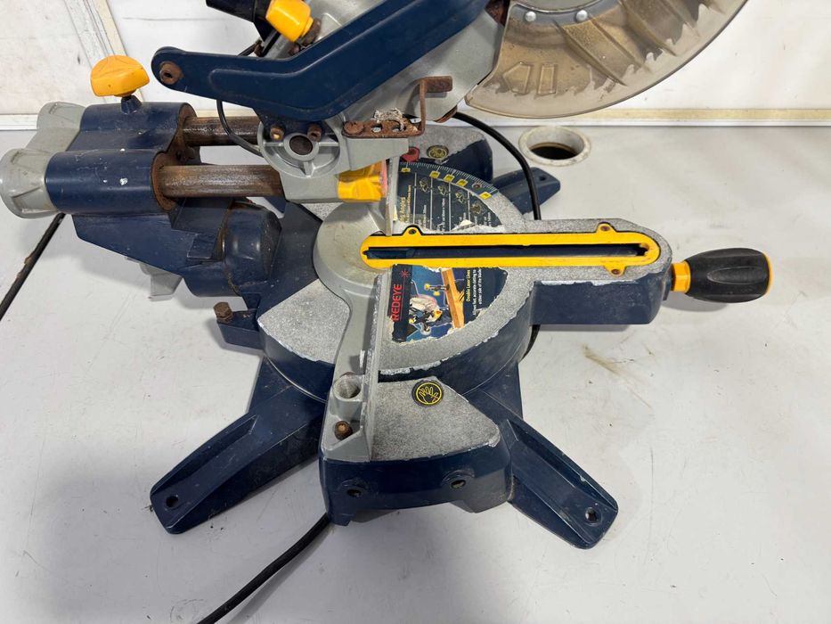 Циркуляр пендула  - Pro 1200W / 210mm