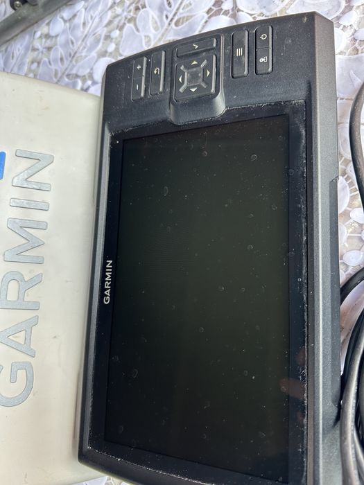 Garmin Striker Vivid 9SV + Сонда