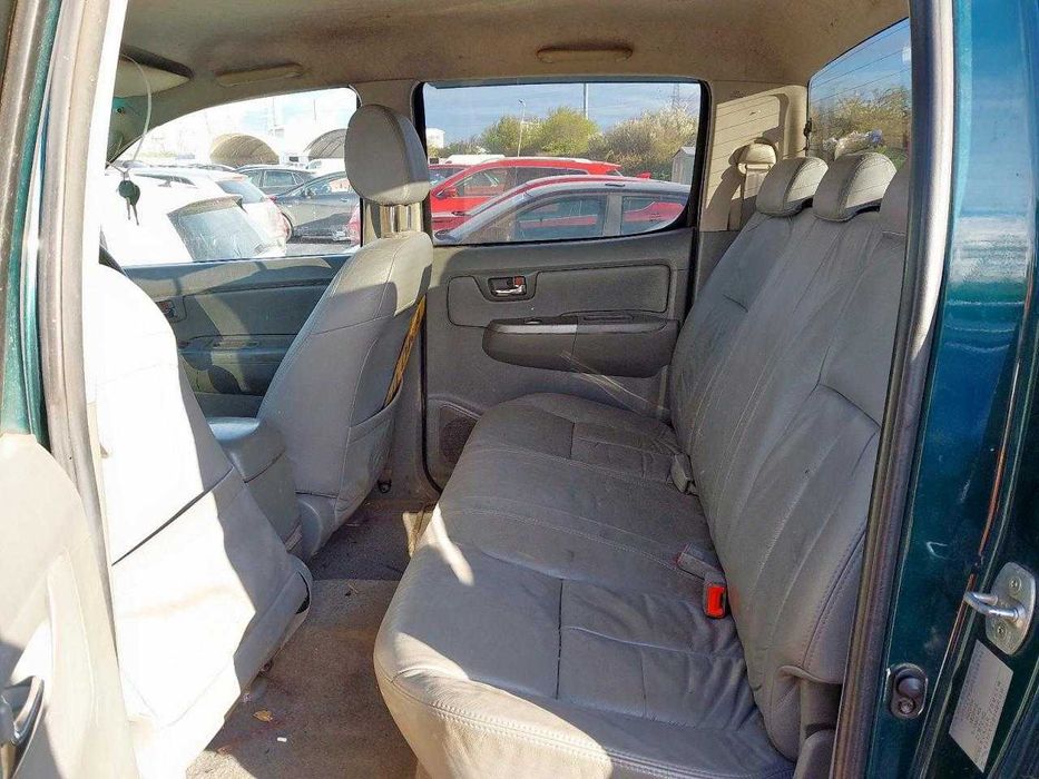 Dezmembrez Toyota hilux  3.0 Diesel 126KW/171CP 2005-2015